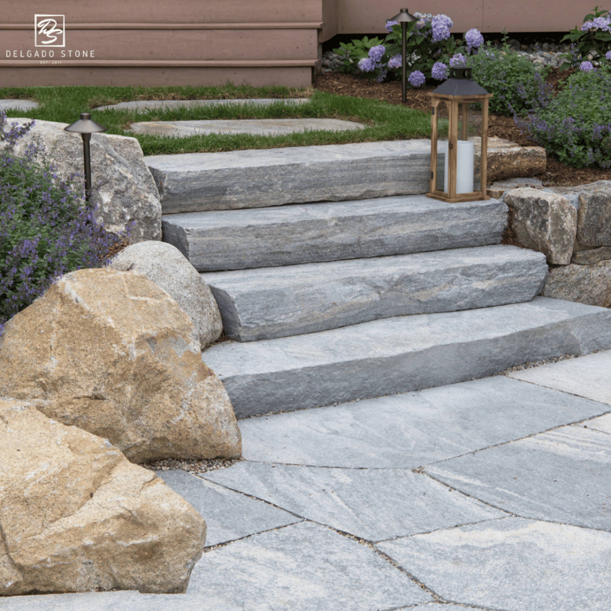 Liberty-Hill-Sawn-Flagstone-and-Steps
